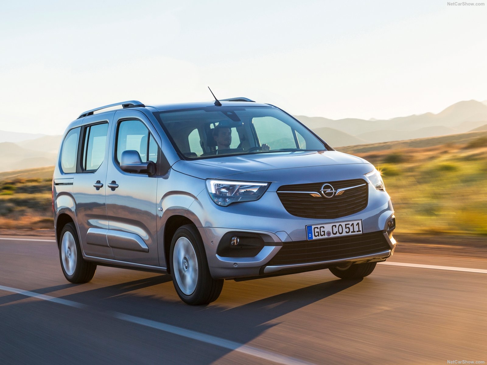 Uusi! Automaatteja varten Opel Combo-e (Combo E) 2021-